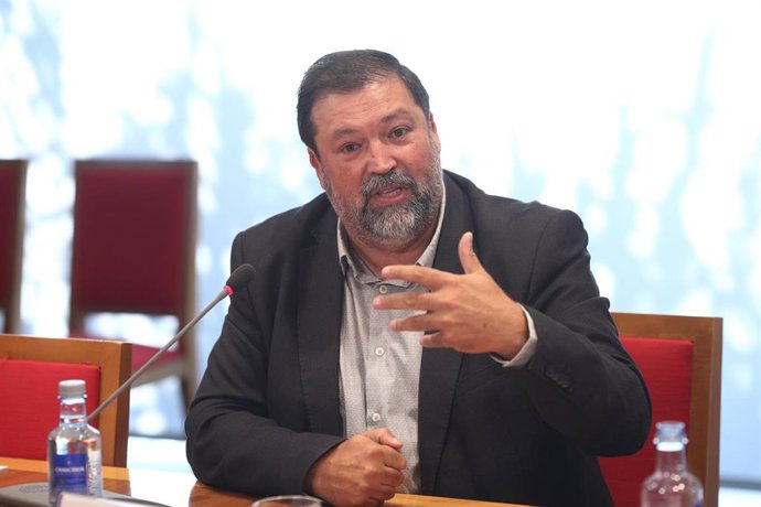Archivo - Francisco Caamaño en la presentación del libro Servicios públicos e ideología. El interés general en juego