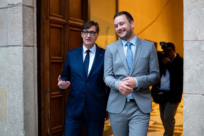 El president de la Generalitat, Salvador Illa, i el primer ministre de Groenlàndia, Jens-Frederik Nielsen