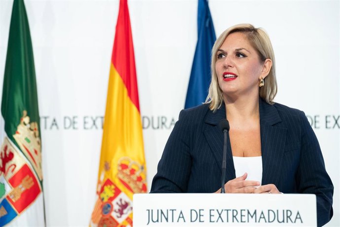 La portavoz de la Junta, Elena Manzano, en la rueda de prensa posterior al Consejo de Gobierno