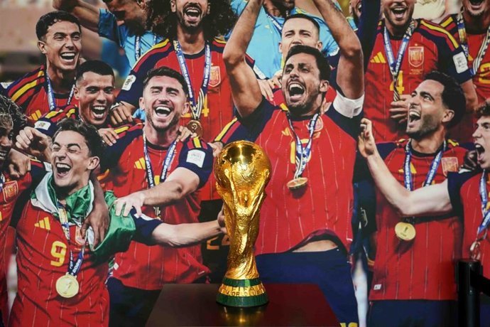 Imagen recurso de la Copa del Mundo 2026 expuesta en el Centro Pompidou de Málaga