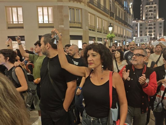 La portavoz adjunta de Con Málaga, Toni Morillas, en la concentración por la vivienda en Málaga, a 28 de septiembre de 2026.