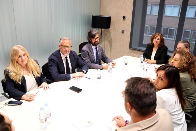 El vicepresidente de la Junta de Castilla y León, Carlos Pollán, se reúne con representantes de la Plataforma del Tercer Sector.