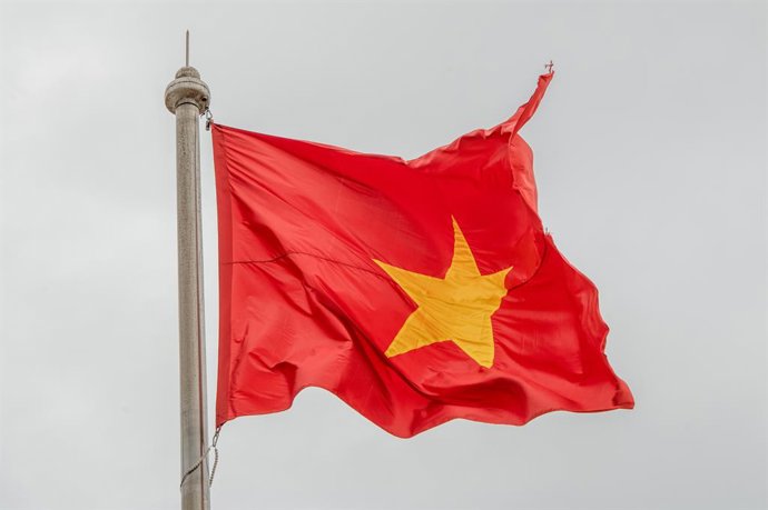 Archivo - Imagen de archivo de la bandera de Vietnam.