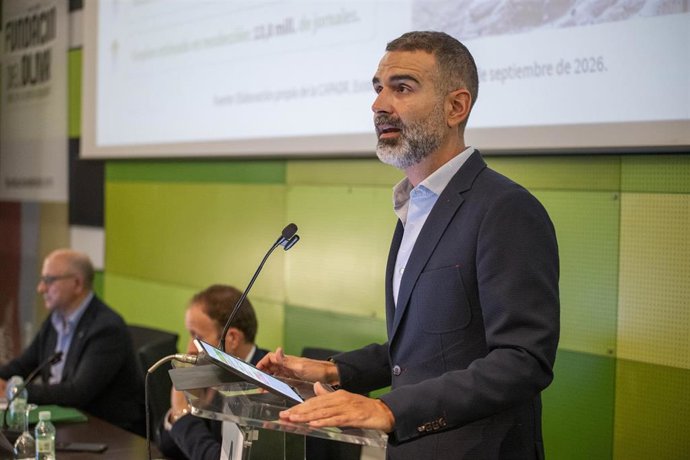 El consejero de Agricultura, Pesca, Agua y Desarrollo Rural, Ramón Fernández-Pacheco, presenta el aforo del olivar en Andalucía para la campaña 2026-2027.