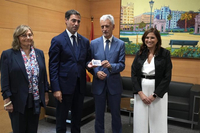 De izquierda a derecha, la consejera vasca de Justicia, María Jesús San José; el presidente del TSJPV, Iñaki Subijana; y el Lehendakari, Imanol Pradales