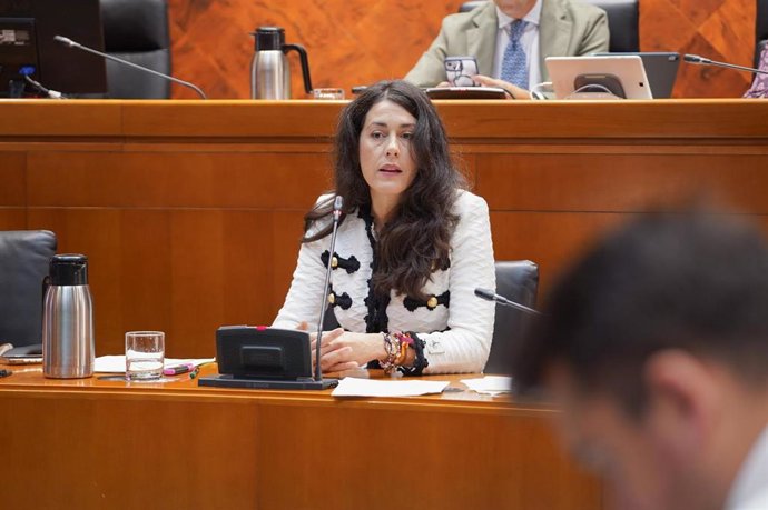 La directora general de Vivienda, María Pía Canals, durante su comparecencia.