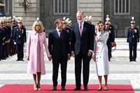 Macron, recibido con honores por los Reyes en la primera visita de Estado de un presidente francés desde 2009