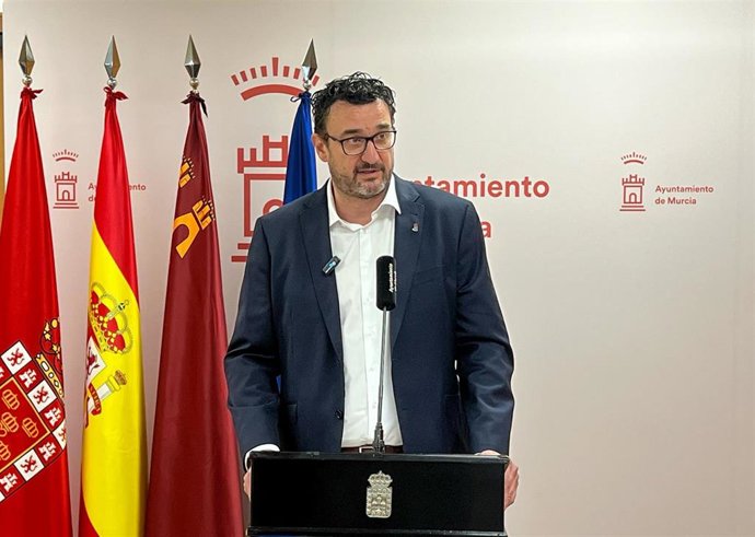 El portavoz del Grupo Municipal Socialista en el Ayuntamiento de Murcia, Ginés Ruiz