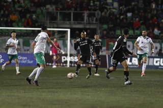 17/07/2024 Futbol, Deportes Puerto Montt v/s Colo Colo Amistoso 2024. El jugador de Colo Colo Arturo Vidal es fotografiado  durante el partido amistoso contra Deportes Puerto Montt en el Estadio Chinquihue, Puerto Montt, Chile. Nicolas