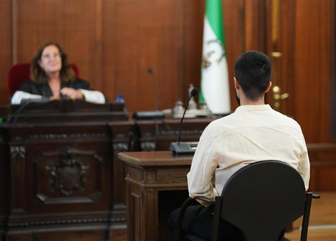 El inculpado en el juicio de la joven Ana Buza en el banquillo de los acusados. A 18 de septiembre de 2026 en Sevilla (Andalucía, España). 
