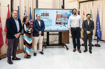 Presentación del paso del XIV 'Circuito 3x3 CaixaBank' por Málaga