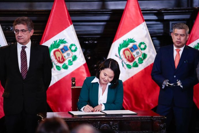 Perú.- Gobierno oficializa incremento de la Remuneración Mínima Vital a S/ 1,300 en dos tramos