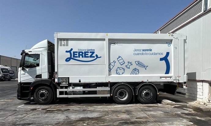 Vehículo de recogida de residuos en Jerez de la Frontera (Cádiz)