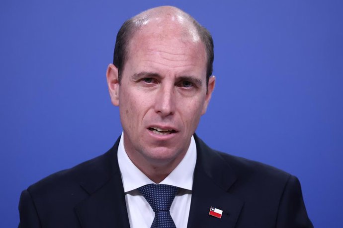 Santiago 28 de septiembre 2026. El ministro de seguridad, Martin Arrau, realiza un punto de prensa en el palacio de La Moneda. Dragomir Yankovic/Aton Chile