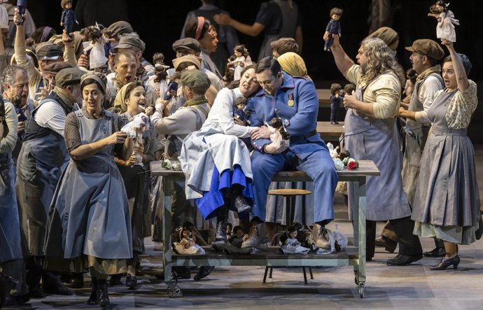 Archivo - Arxiu - Sir Mark Elder dirigix en Les Arts l'òpera de Verdi, 'Luisa Miller'.