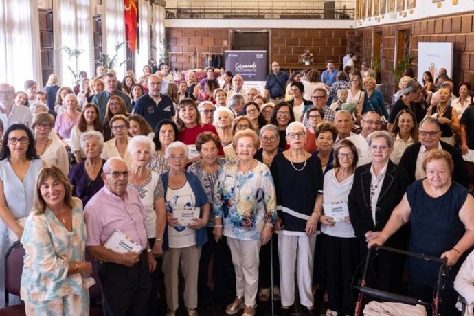 Presentación del proyecto 'Saboreando Recuerdos', que recoge el legado gastronómico y emocional de las personas mayores