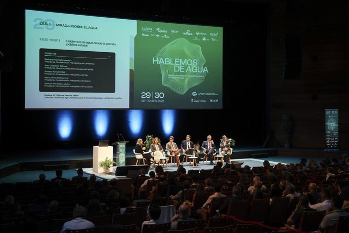 Jornada 'Hablemos de Agua', celebrada en el Teatro de Laboral Ciudad de la Cultura de Gijón.