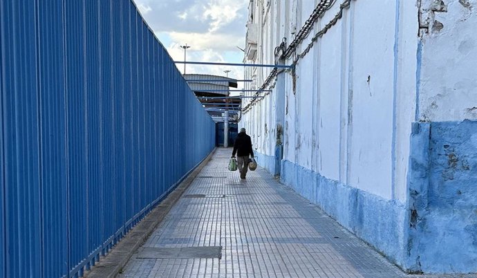 Un estudio de la Universidad de Granada dice que las estrategias familiares de las trabajadoras transfronterizas entre Marruecos y España fueron decisivas para afrontar la inmovilidad forzada por el cierre de la frontera para evitar el contagio del Covid