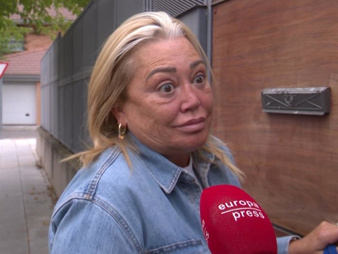 Belén Esteban responde con ironía a Juls Janeiro tras anunciar que su padre tomará medidas legales