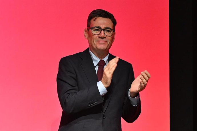 El primer ministro británico, Andy Burnham, durante la conferencia del Partido Laborista. 