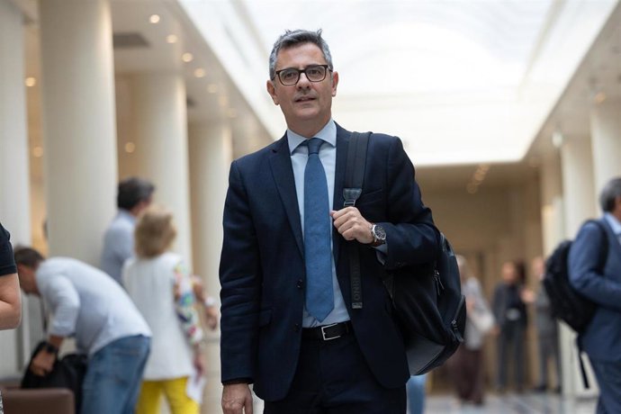 El ministro de la Presidencia, Justicia y Relaciones con las Cortes, Félix Bolaños, a su llegada a una sesión plenaria en el Senado, a 29 de septiembre de 2026, en Madrid (España). 