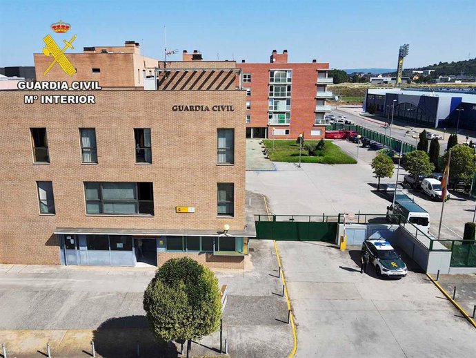La Guardia Civil ha detenido a una mujer de 71 años como presunta autora de un delito de incendio intencionado en una vivienda de Cacabelos (León).