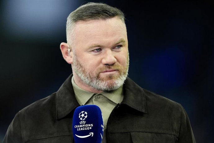 Archivo - El exjugador del Manchester United Wayne Rooney antes de comentar un partido de la Liga de Campeones.