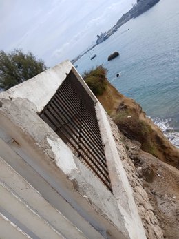 Reja instalada en el mirado de Sa Penya