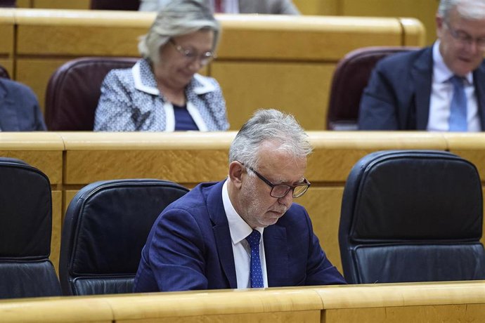 Archivo - Ángel Víctor Torres, Ministro de Política Territorial y Memoria Democrática, durante una sesión de control al Gobierno, en el Senado, a 9 de junio de 2026, en Madrid (España). 