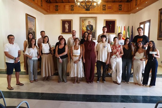 Acto de entrega de ayudas a jóvenes de Palos de la Frontera (Huelva).