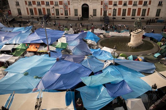 Vista general de la acampada por el ‘Decreto Maricarmen’ en la Puerta del Sol, a 29 de septiembre de 2026, en Madrid (España). Decenas de personas siguen acampados en la Puerta del Sol para exigir nuevas medidas para el problema de la vivienda en lo que h