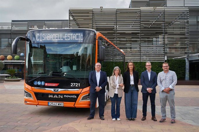 La directora general de Transportes y Movilidad, Susi López, durante la presentación