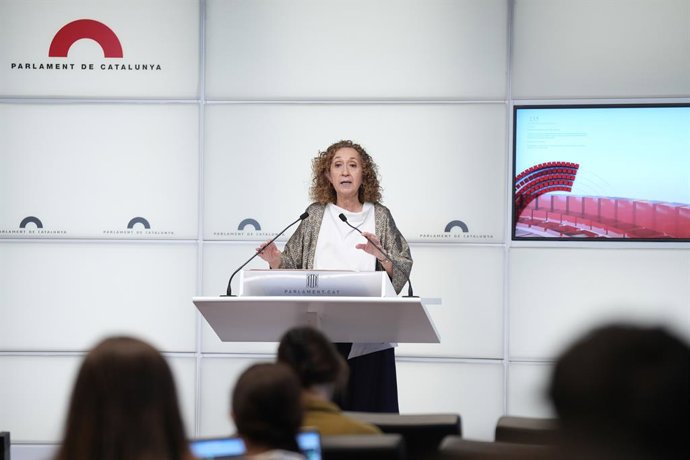 La portaveu d'ERC al Parlament, Esther Capella, en roda de premsa.