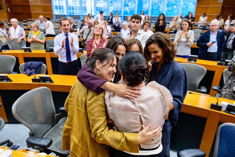 Momento de la presentación del documental 'Sacar pecho. De viaje contra el miedo' en el Parlamento Europeo.