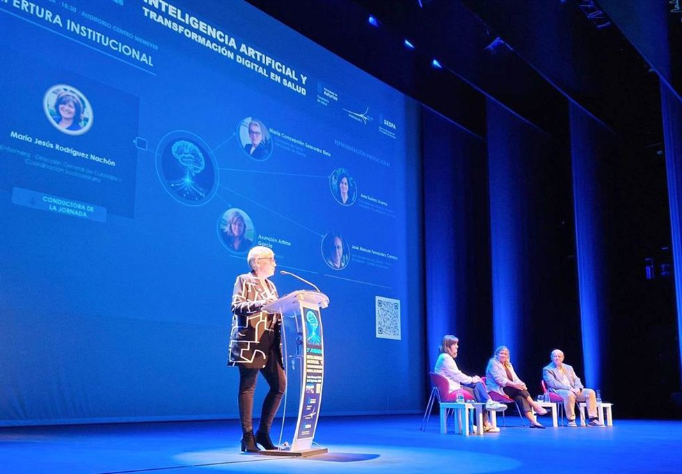 La consejera de Salud, Concepción Saavedra, ha inaugurado hoy la II Jornada de Inteligencia Artificial y Transformación Digital.