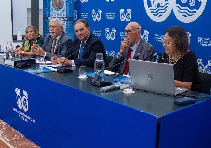Homenaje 'In memoriam' a Remedios Rey de las Peñas, antigua directora del archivo provincial y la primera mujer en ingresar en la Academia.