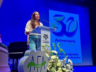 La consejera de Servicios Sociales, Familias e Igualdad, Loles López, en el acto conmemorativo del 30 aniversario de la creación de la Asociación de Familiares de Personas con Alzheimer y otras demencias (AFA Huelva).