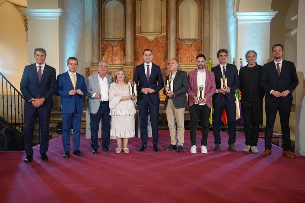 Foto familiar de la entrega de los Premios 'Jaén, paraíso interior' 2026.