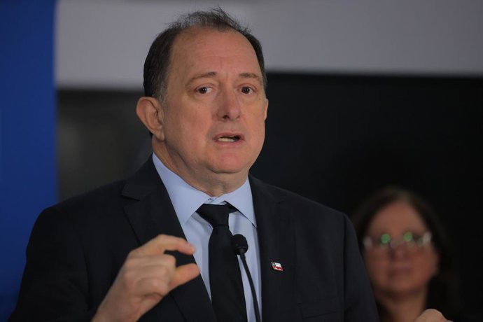 Santiago, 21 de Septiembre del 2026.  El ministro de Vivienda y Urbanismo, Iván Poduje se reúne por primera vez con la nueva mesa directiva de la Cámara Chilena de la Construcción (CChC), encabezada por su presidente, Raimundo Rencoret.  Luis