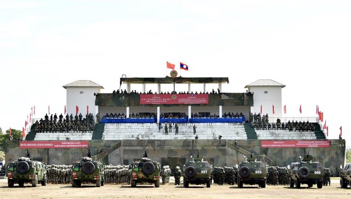 Archivo - Ceremonia de inicio del ejercicio conjunto "Escudo de la Amistad China-Laos" de 2023 en la Academia Kommadam de las Fuerzas Armadas Populares de Laos (LPAF) 