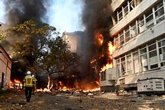 Foto: Aumentan a cinco los muertos, incluido un niño, por la última oleada de ataques de Rusia contra Ucrania