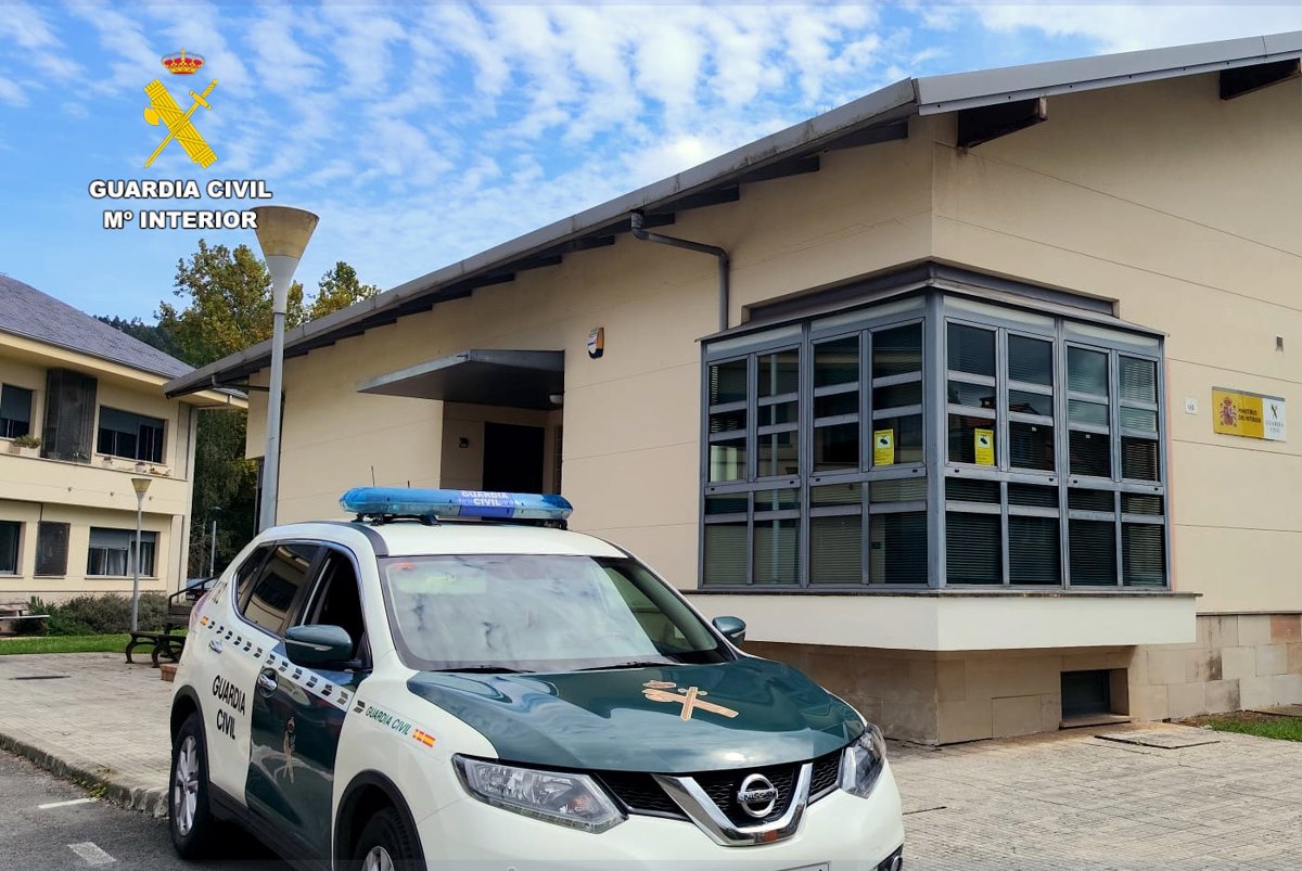 Investigadas tres personas por el robo de una retroexcavadora y daños en dos furgonetas en Piélagos