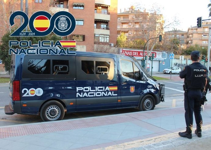Agente de la Policía Nacional de Granada.