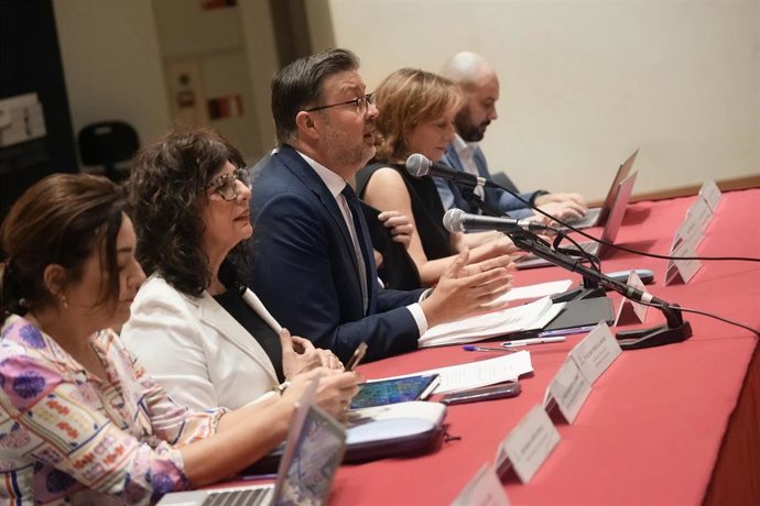 El consejero de Educación, Amador Pastor, en su encuentro con directores de centros de la provincia de Ciudad Real.