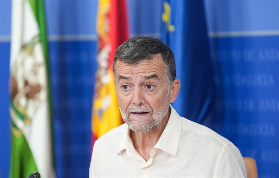 El portavoz de Por Andalucía, Antonio Maíllo, durante la rueda de prensa previa al Pleno del Parlamento andaluz. 