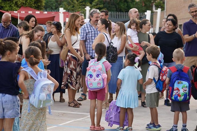 Imágenes de la vuelta al colegio en Infantil y Primaria. Foto archivo.