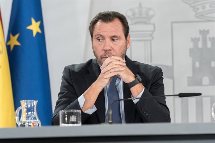 El ministro de Transportes y Movilidad Sostenible, Óscar Puente, durante la rueda de prensa tras el Consejo de Ministros, en el Palacio de la Moncloa, a 15 de septiembre de 2026