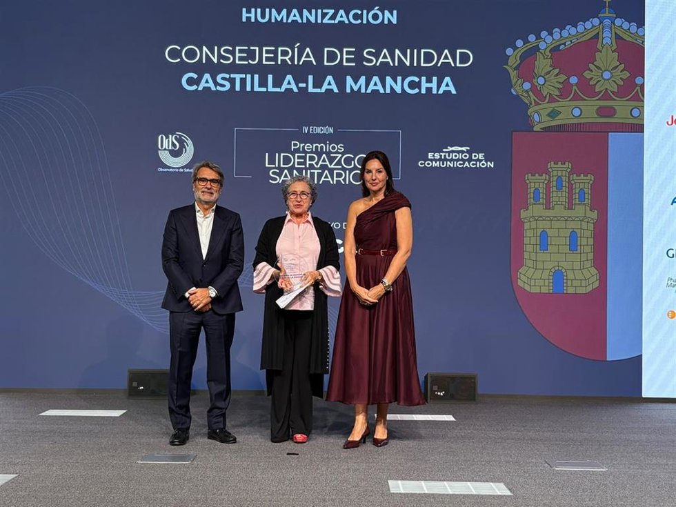 C-LM recibe un doble reconocimiento en los Premios al Liderazgo Sanitario en humanización y experciencia del paciente