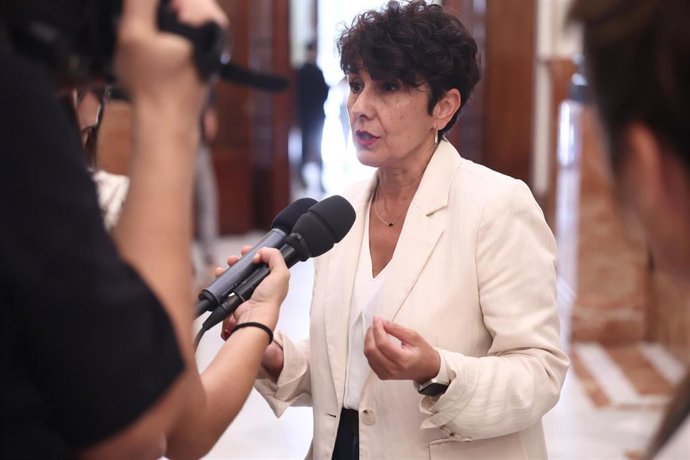 La portavoz del PNV en el Congreso, Maribel Vaquero, atiende a los medios 