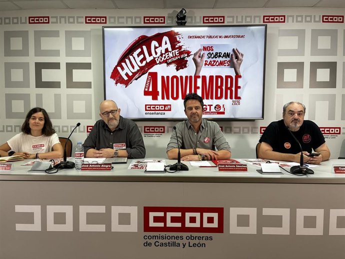 Marina Gómez (i), José Antonio Alegre, José Antonio Sánche y Tomás Pérez, en rueda de prensa.